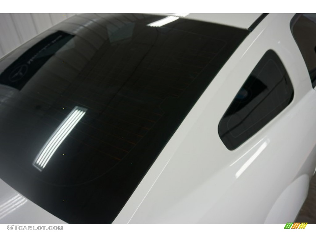 2005 Mustang V6 Premium Coupe - Performance White / Dark Charcoal photo #82