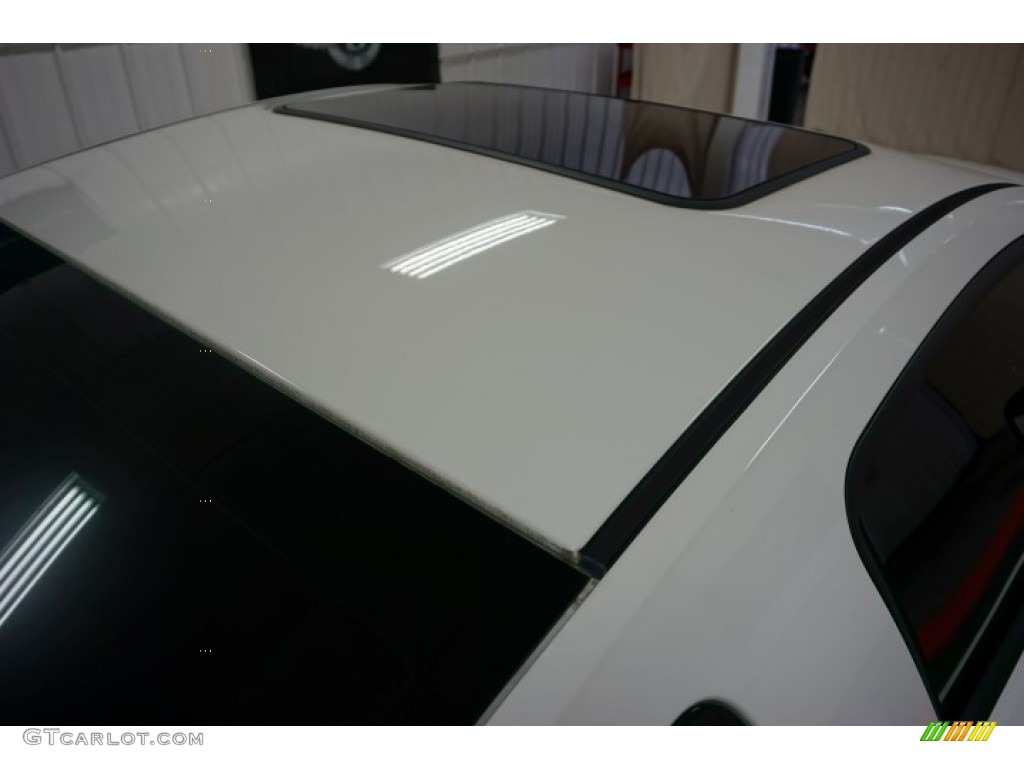 2005 Mustang V6 Premium Coupe - Performance White / Dark Charcoal photo #83