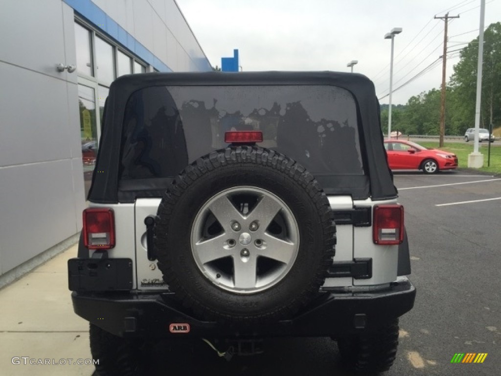 2011 Wrangler Rubicon 4x4 - Bright Silver Metallic / Black/Dark Saddle photo #6