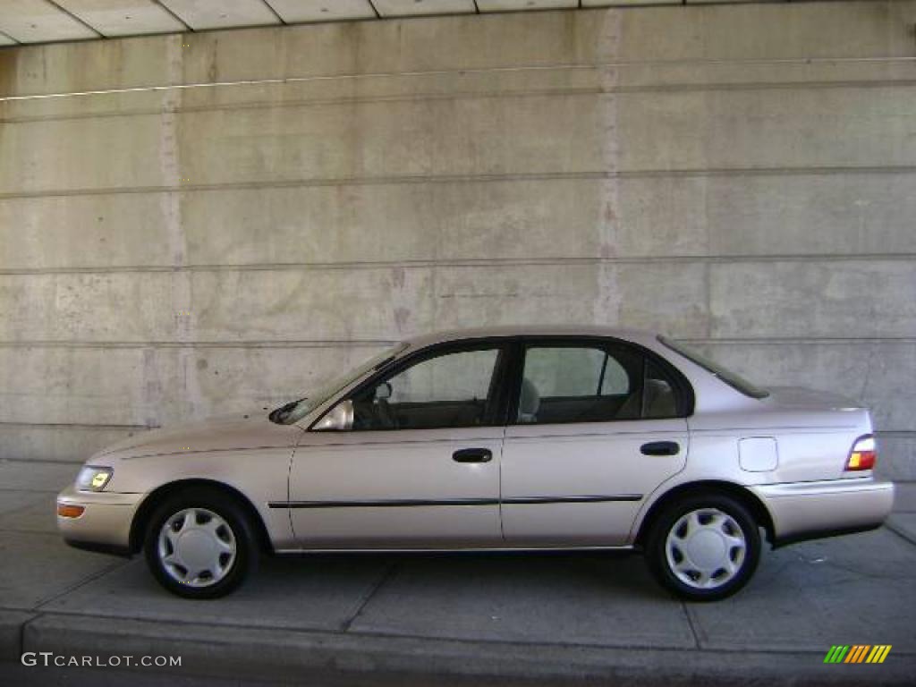 1997 Corolla DX - Cashmere Beige Metallic / Beige photo #5