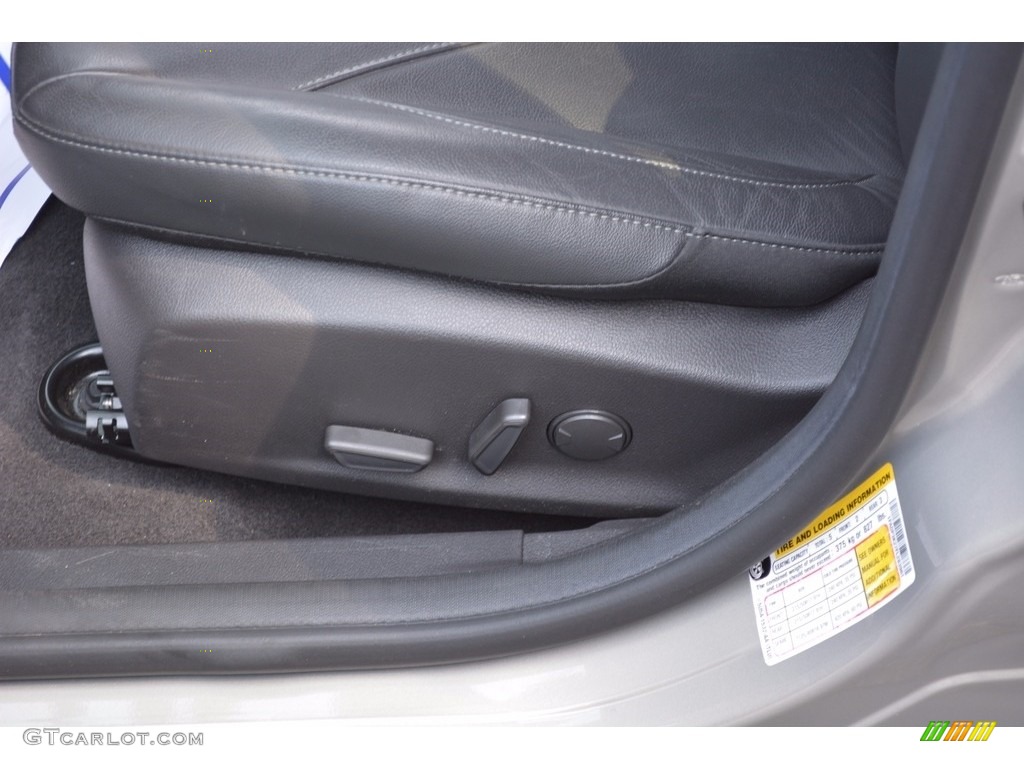 2015 Focus SE Hatchback - Tectonic Metallic / Charcoal Black photo #19
