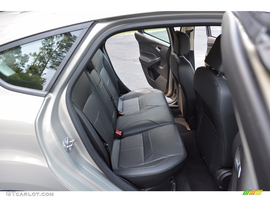2015 Focus SE Hatchback - Tectonic Metallic / Charcoal Black photo #23
