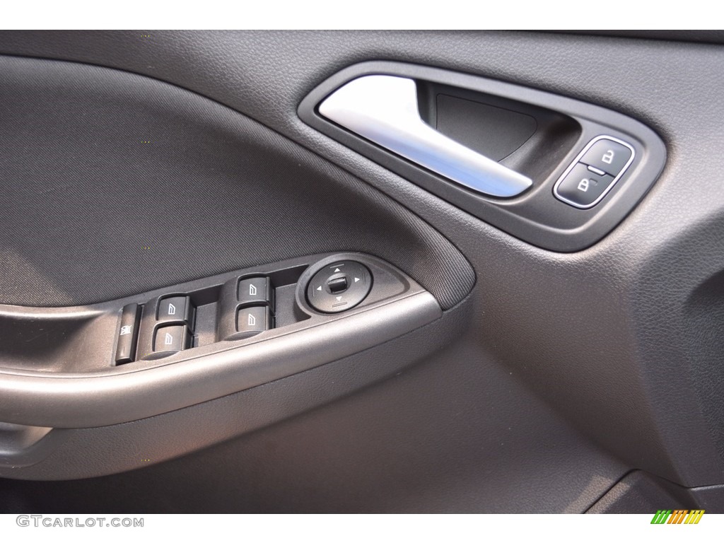 2015 Focus SE Hatchback - Tectonic Metallic / Charcoal Black photo #41