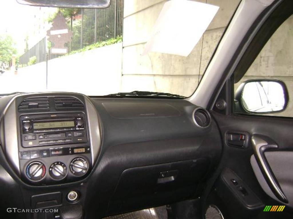 2004 RAV4  - Titanium Metallic / Dark Charcoal photo #10