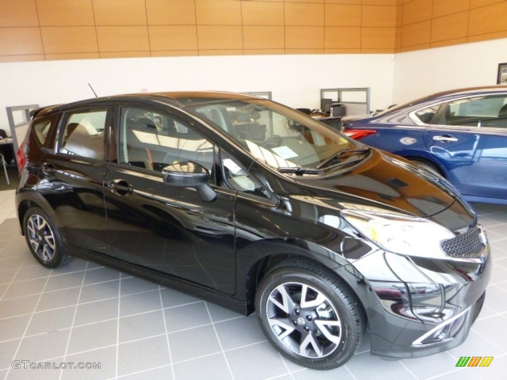 2016 Nissan Versa Note SR Exterior Photos