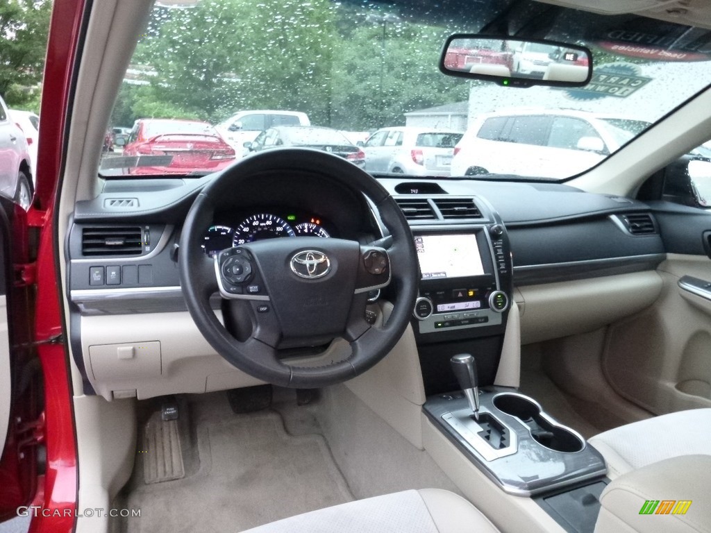 2013 Camry Hybrid XLE - Barcelona Red Metallic / Ivory photo #7
