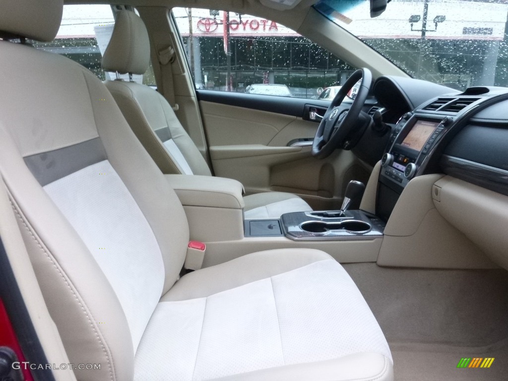 2013 Camry Hybrid XLE - Barcelona Red Metallic / Ivory photo #12