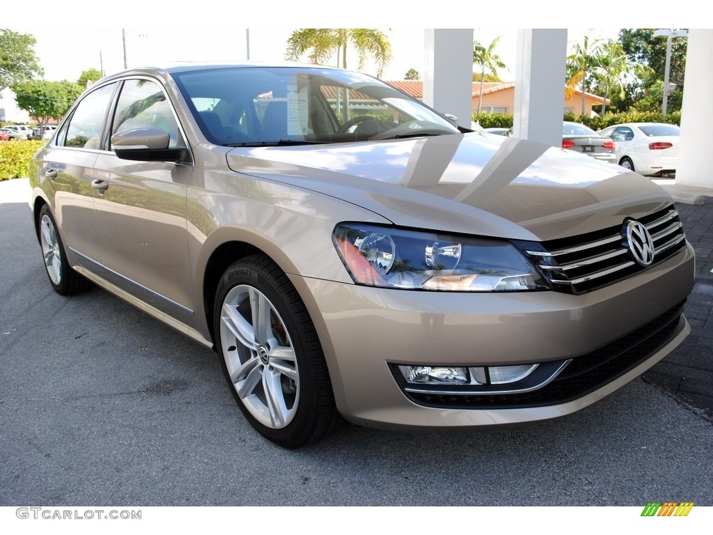 2015 Passat SE Sedan - Titanium Beige / Titan Black photo #2