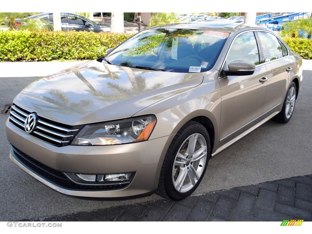 2015 Passat SE Sedan - Titanium Beige / Titan Black photo #4