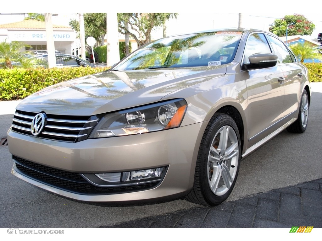 2015 Passat SE Sedan - Titanium Beige / Titan Black photo #5