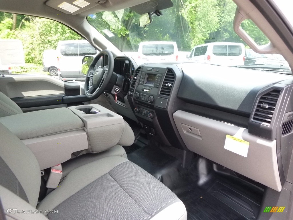 2016 F150 XL Regular Cab 4x4 - Oxford White / Medium Earth Gray photo #2