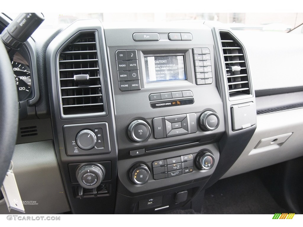 2016 F150 XL SuperCab 4x4 - Ingot Silver / Medium Earth Gray photo #10