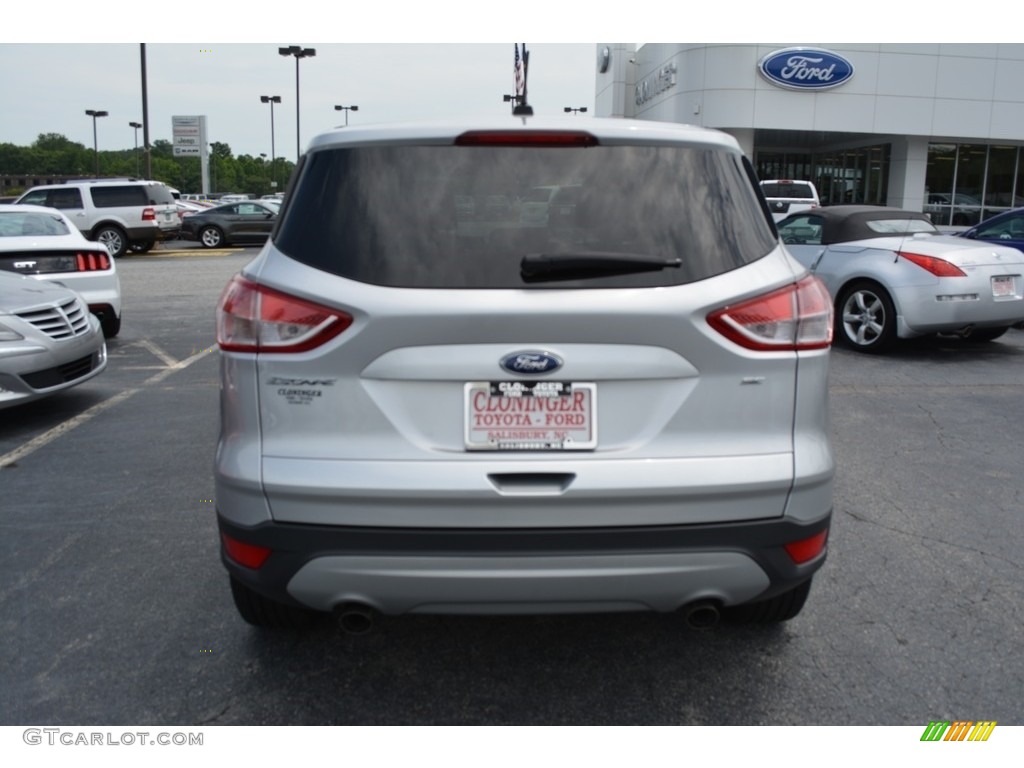 2015 Escape SE - Ingot Silver Metallic / Medium Light Stone photo #4