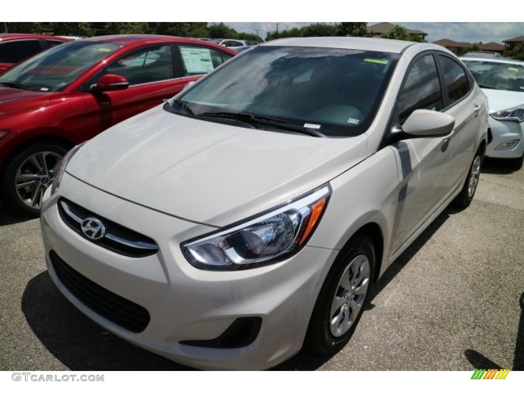 2016 Accent SE Sedan - Misty Beige / Beige photo #1