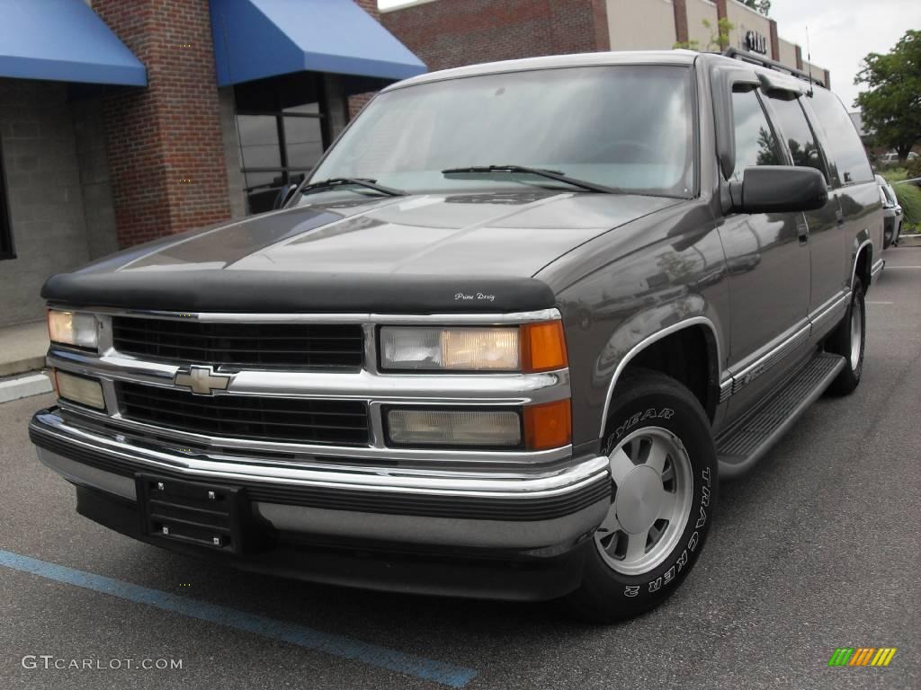 1998 Suburban C1500 LT - Medium Beige Mystique Metallic / Gray photo #2