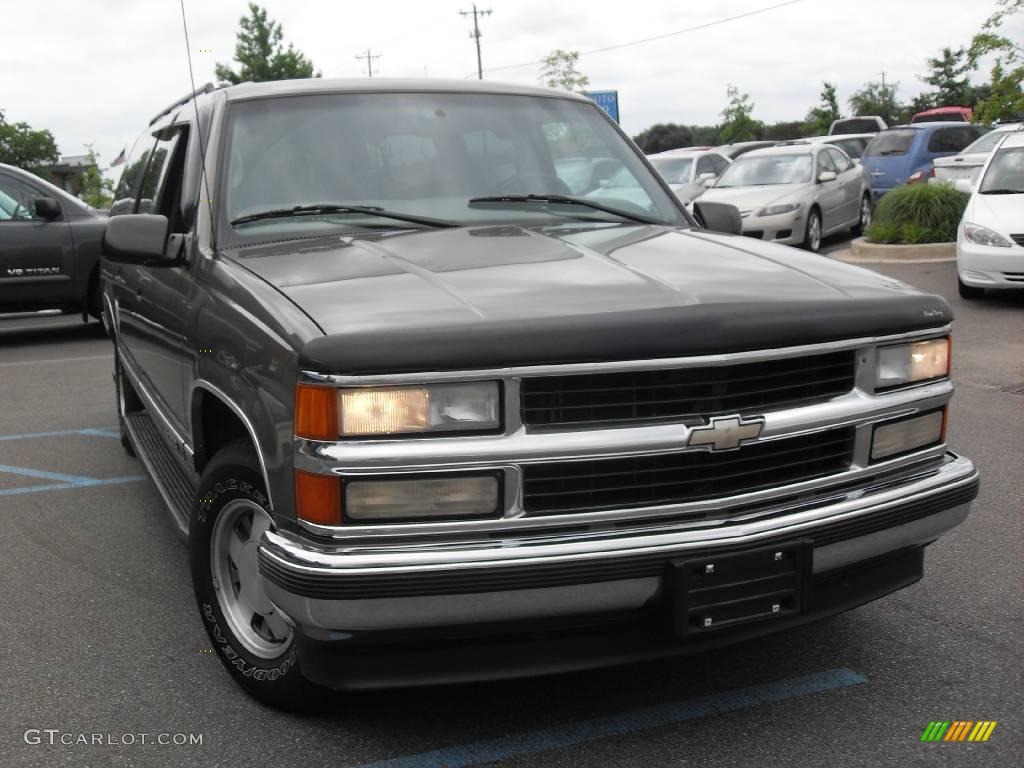 1998 Suburban C1500 LT - Medium Beige Mystique Metallic / Gray photo #4
