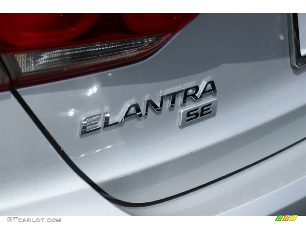 2017 Elantra SE - Silver / Gray photo #6