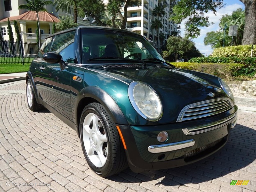 2002 Cooper Hardtop - British Racing Green Metallic / Emerald Green photo #17