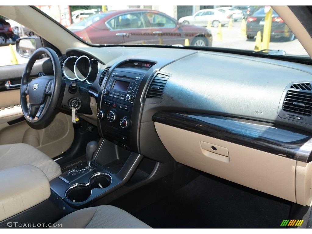 2011 Sorento LX AWD - Ebony Black / Beige photo #5