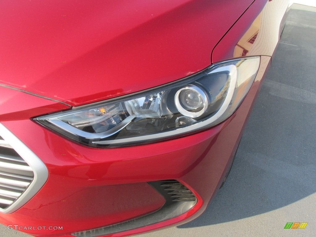 2017 Elantra SE - Red / Gray photo #9