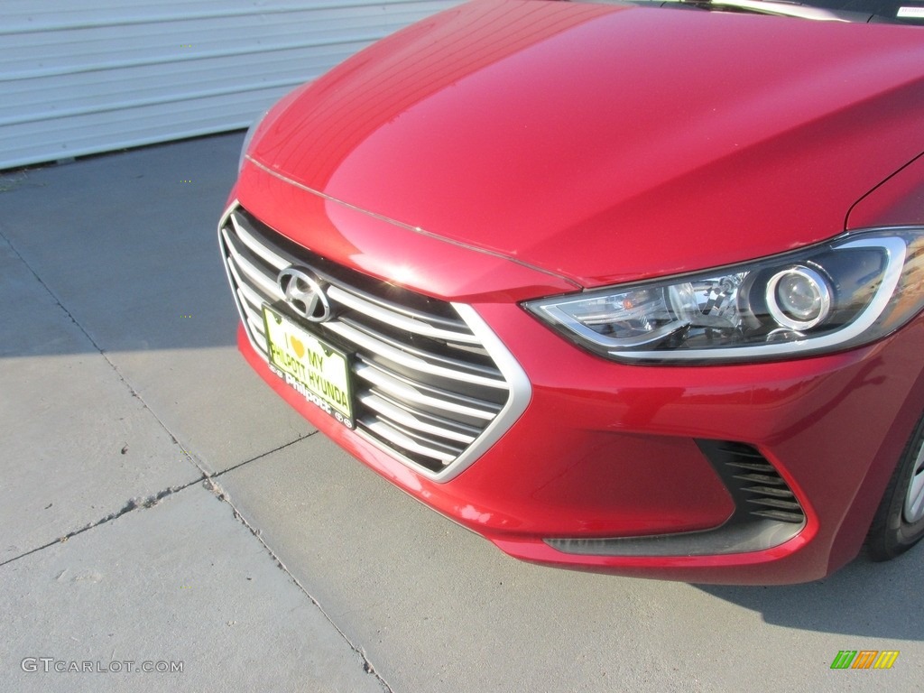 2017 Elantra SE - Red / Gray photo #10