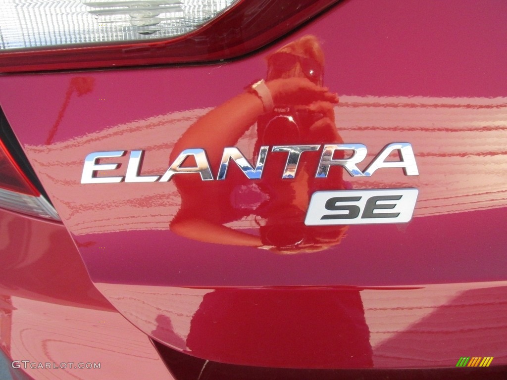 2017 Elantra SE - Red / Gray photo #14