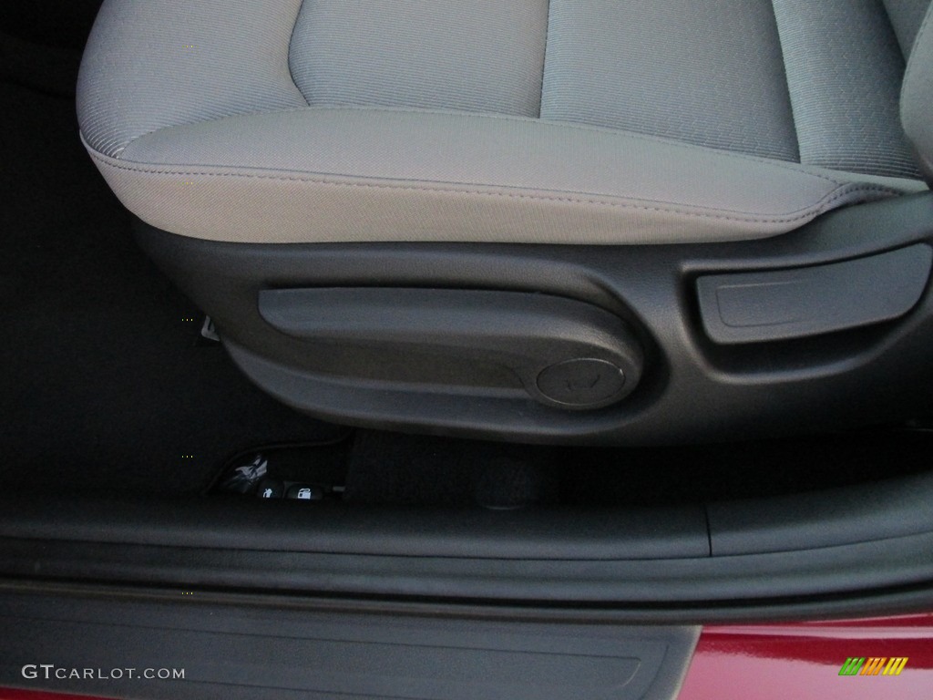 2017 Elantra SE - Red / Gray photo #22