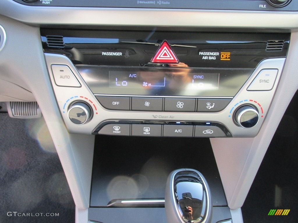2017 Hyundai Elantra Eco Controls Photo #114001399