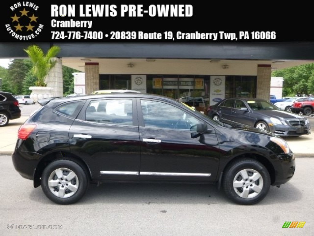 Super Black Nissan Rogue