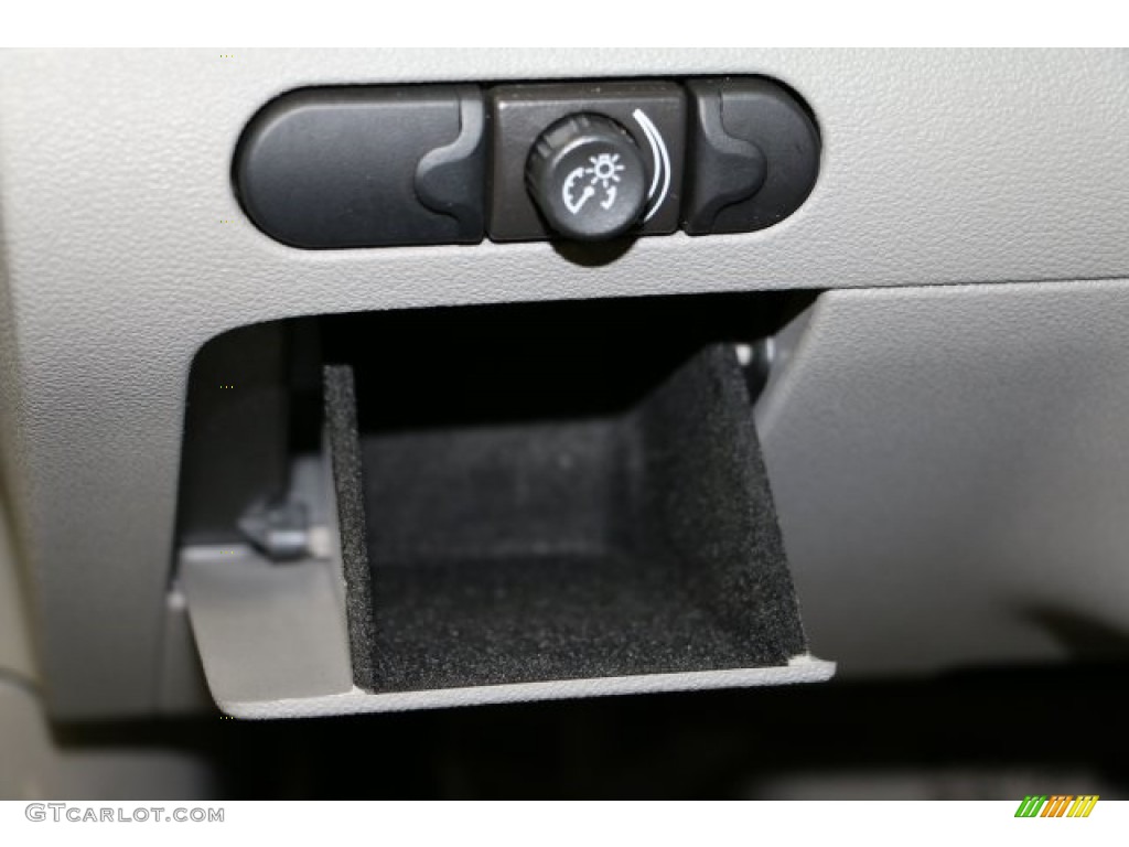 2007 Aura XE - Techno Gray Metallic / Gray photo #13
