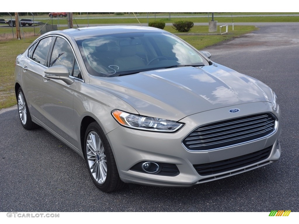 2015 Fusion SE - Tectonic Silver Metallic / Dune photo #1