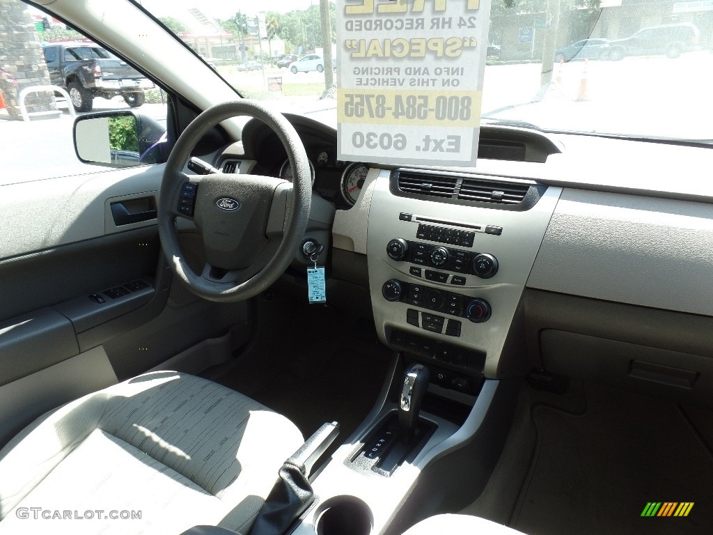 2011 Focus SE Sedan - Sterling Gray Metallic / Medium Stone photo #11