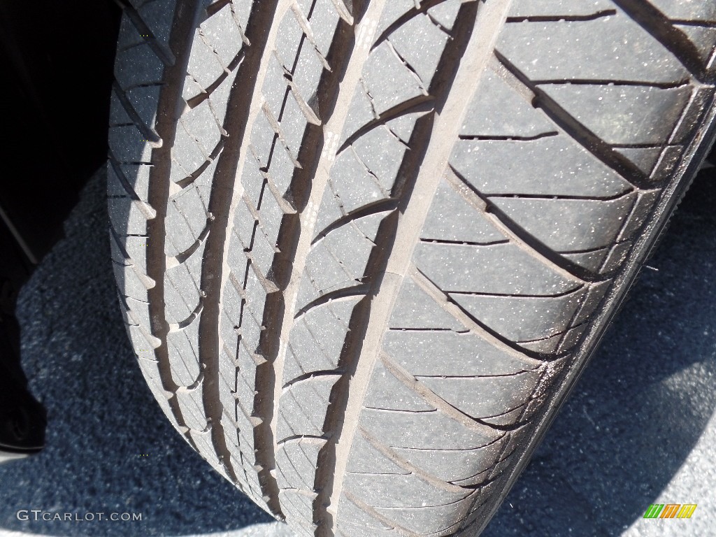 2011 Focus SE Sedan - Sterling Gray Metallic / Medium Stone photo #15