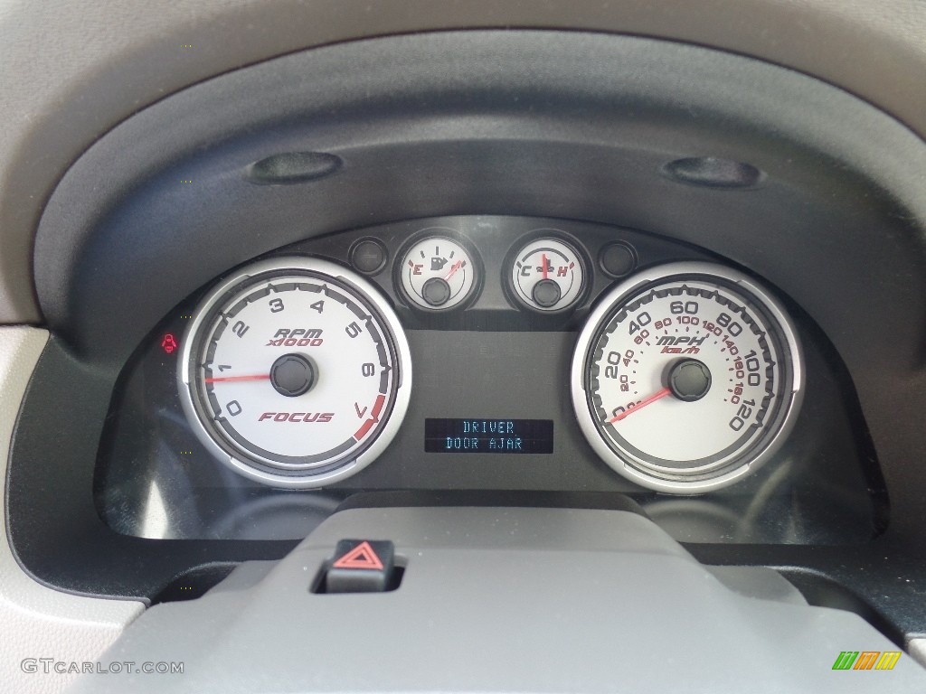 2011 Focus SE Sedan - Sterling Gray Metallic / Medium Stone photo #18