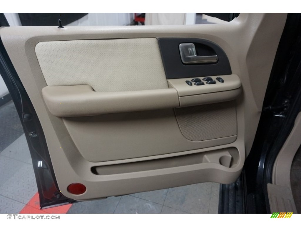 2003 Expedition XLT 4x4 - Black Clearcoat / Flint Grey photo #12