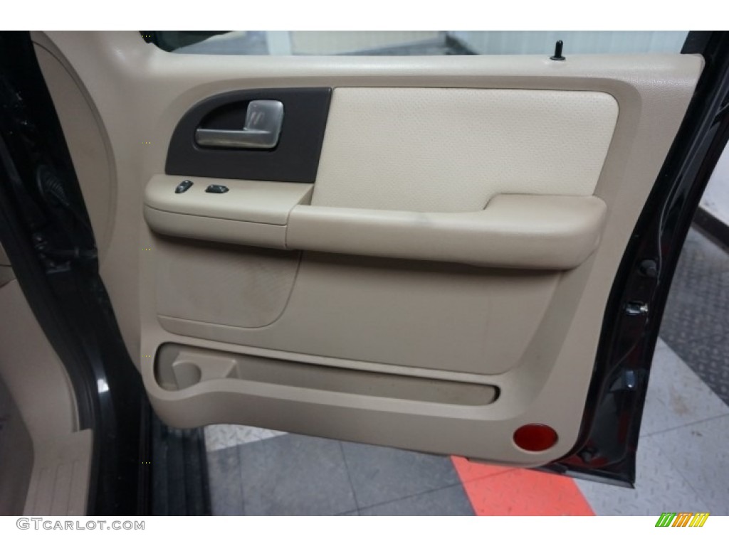 2003 Expedition XLT 4x4 - Black Clearcoat / Flint Grey photo #17