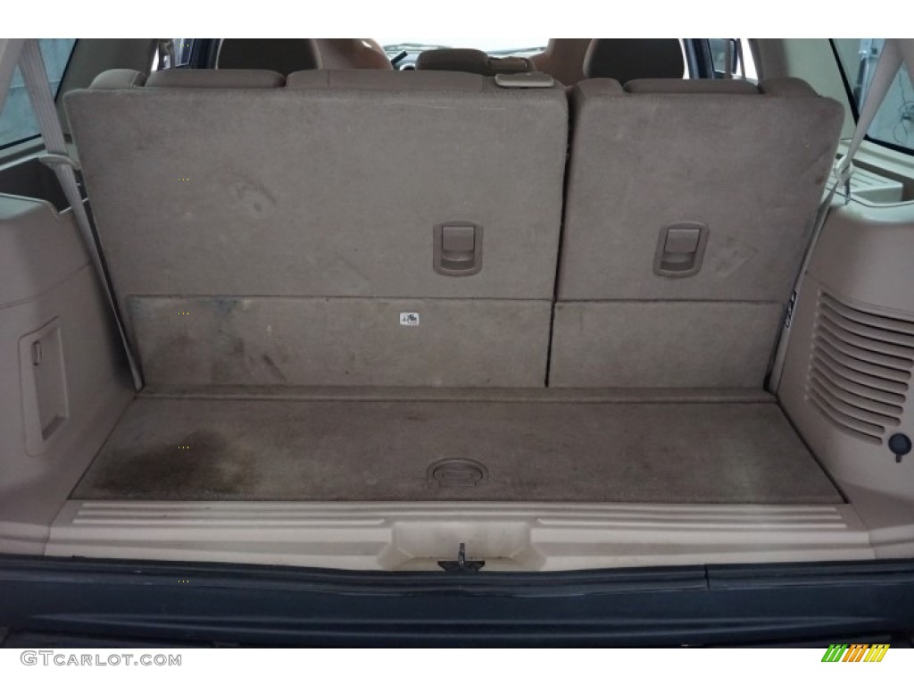 2003 Expedition XLT 4x4 - Black Clearcoat / Flint Grey photo #22