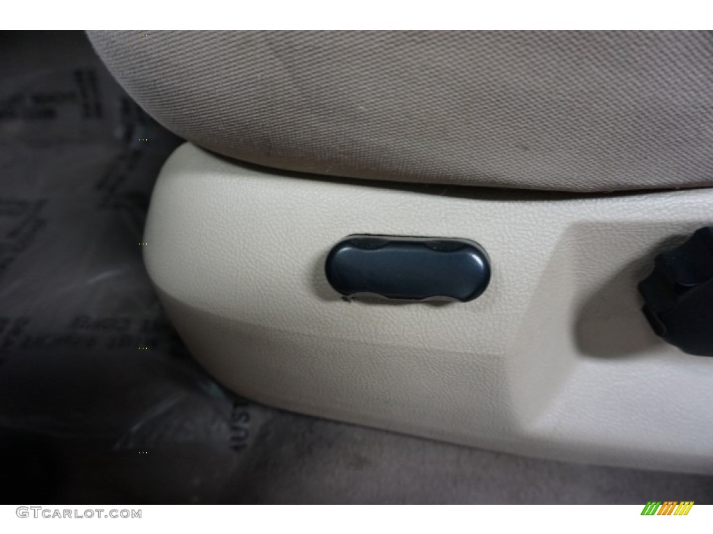 2003 Expedition XLT 4x4 - Black Clearcoat / Flint Grey photo #27