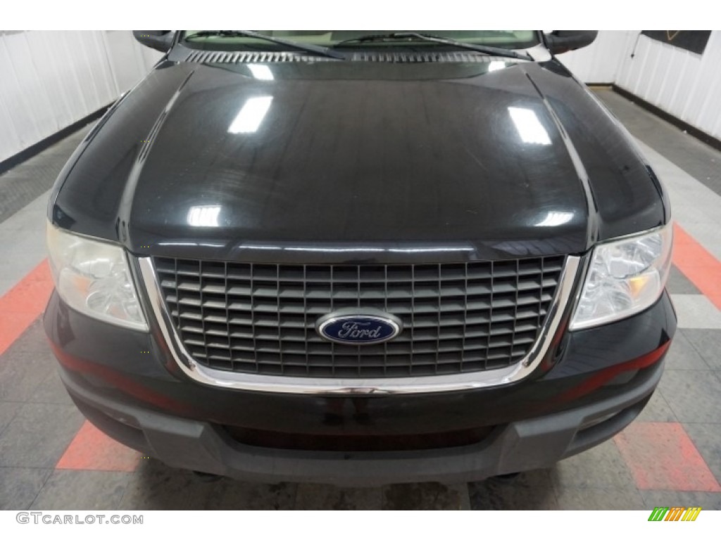 2003 Expedition XLT 4x4 - Black Clearcoat / Flint Grey photo #53