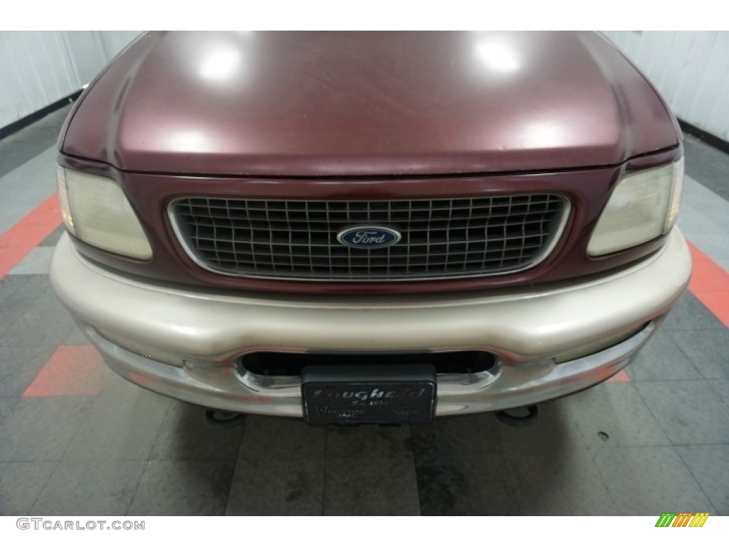1998 Expedition Eddie Bauer 4x4 - Dark Toreador Red Metallic / Medium Prairie Tan photo #59