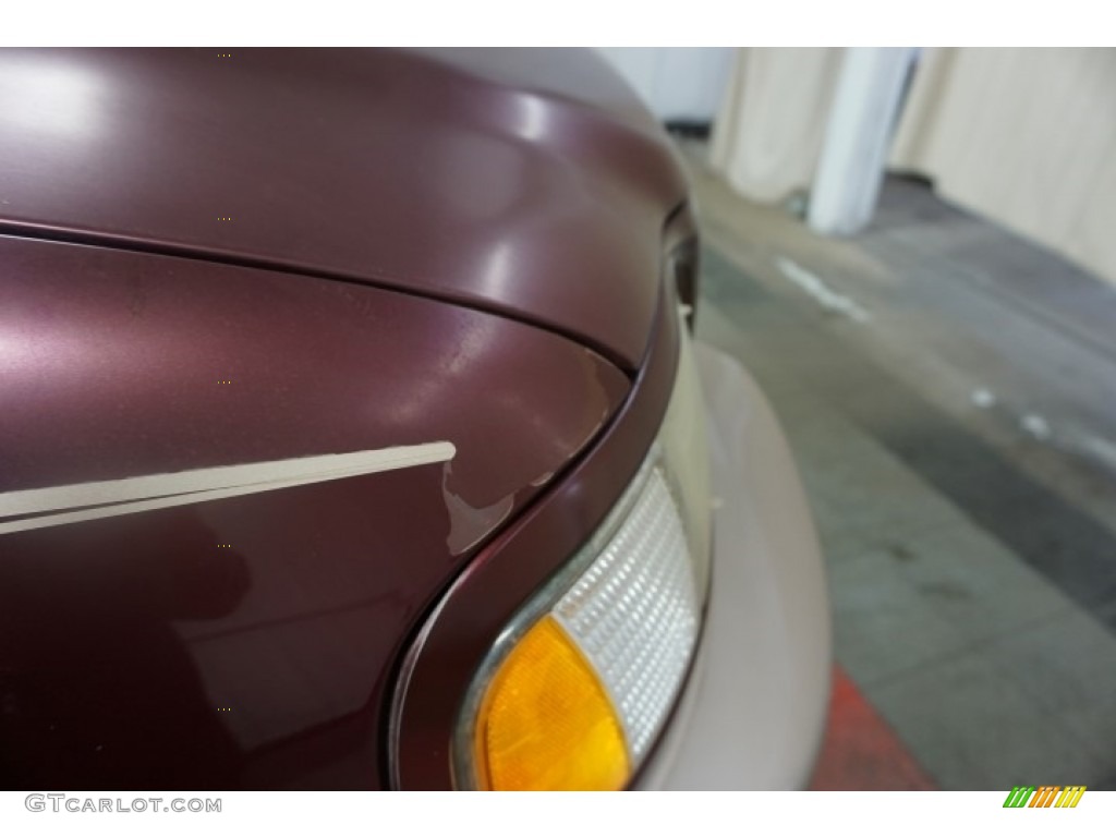 1998 Expedition Eddie Bauer 4x4 - Dark Toreador Red Metallic / Medium Prairie Tan photo #64