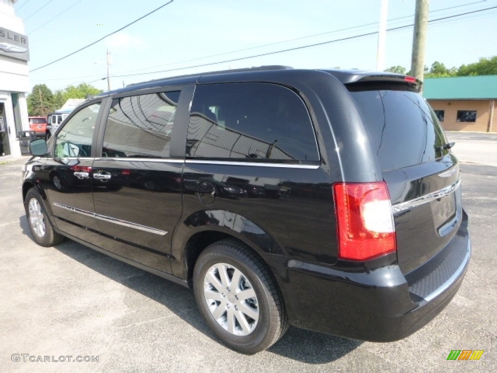 2016 Town & Country Touring - Brilliant Black Crystal Pearl / Black/Light Graystone photo #6