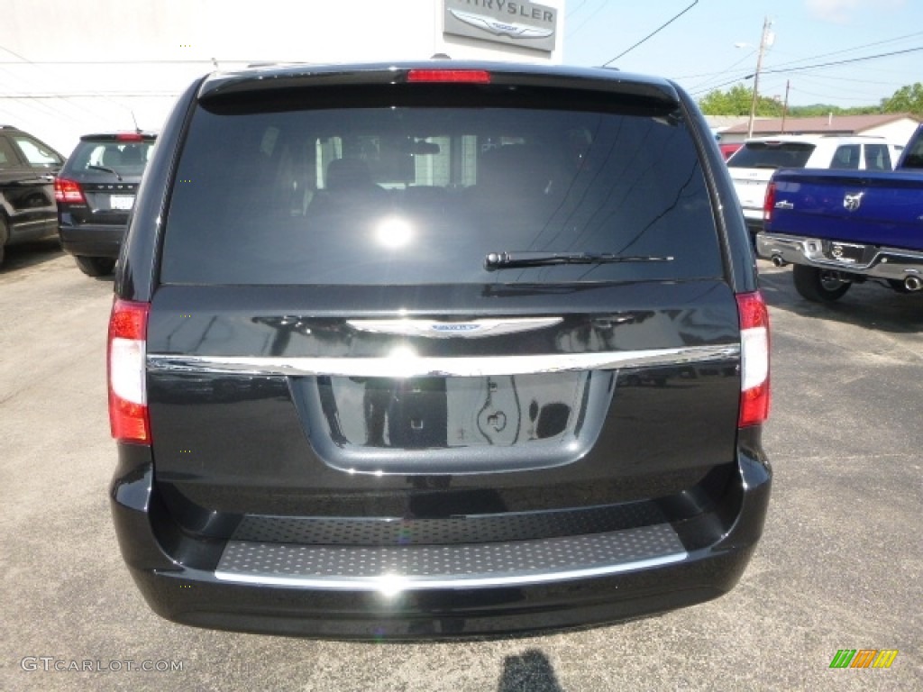 2016 Town & Country Touring - Brilliant Black Crystal Pearl / Black/Light Graystone photo #7