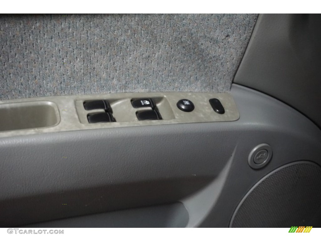 2004 Forenza S - Desert Green Metallic / Gray photo #13