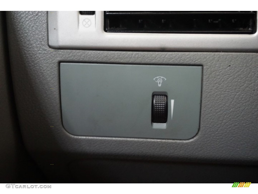 2004 Forenza S - Desert Green Metallic / Gray photo #30