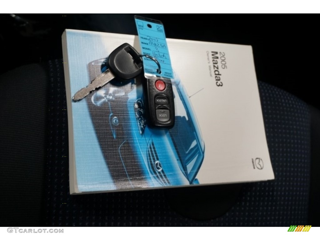 2005 MAZDA3 s Hatchback - Strato Blue Mica / Black/Blue photo #43