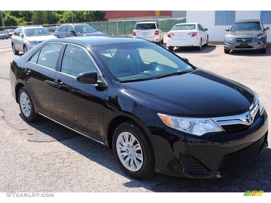 2014 Camry LE - Attitude Black Metallic / Ivory photo #7