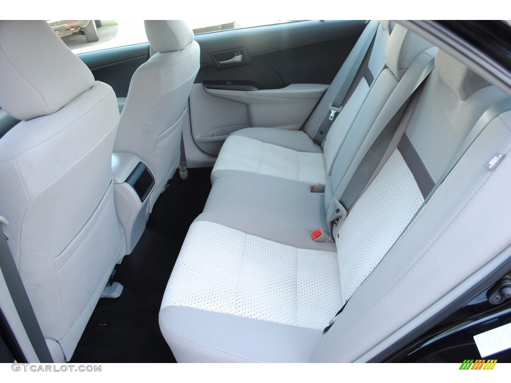 2014 Camry LE - Attitude Black Metallic / Ivory photo #19