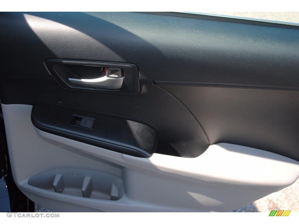 2014 Camry LE - Attitude Black Metallic / Ivory photo #20