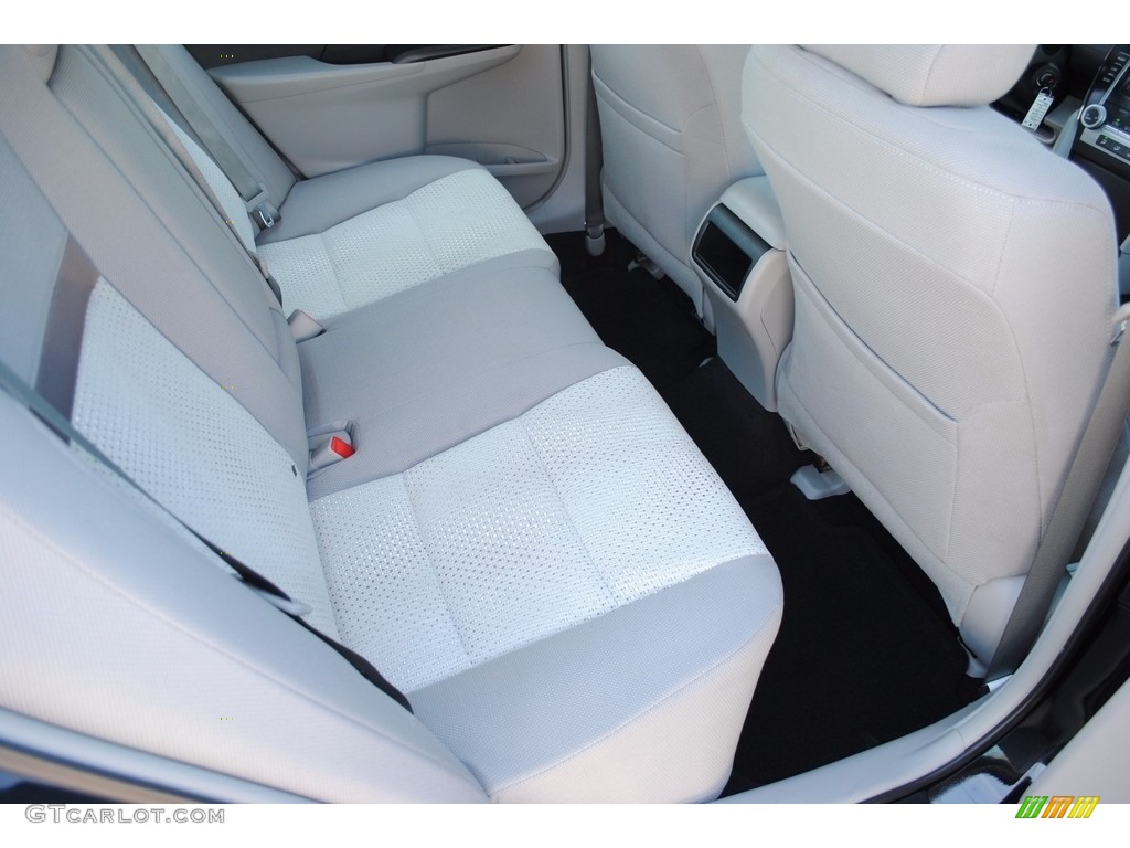 2014 Camry LE - Attitude Black Metallic / Ivory photo #21